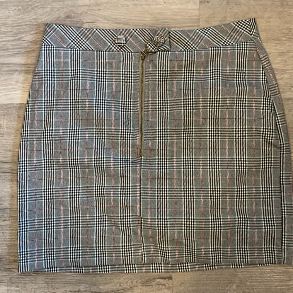 Plaid zip up skirt